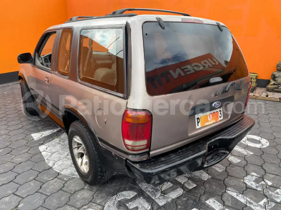 Foto 8 de Ford Explorer XLT