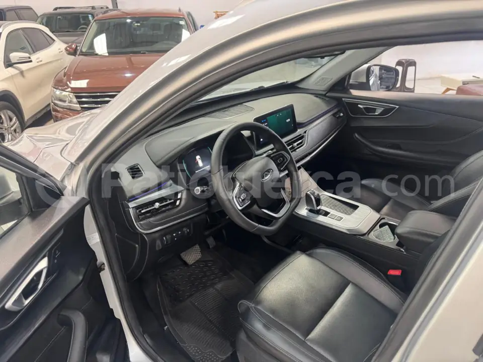 Foto 8 de Chery Tiggo 4 Luxury