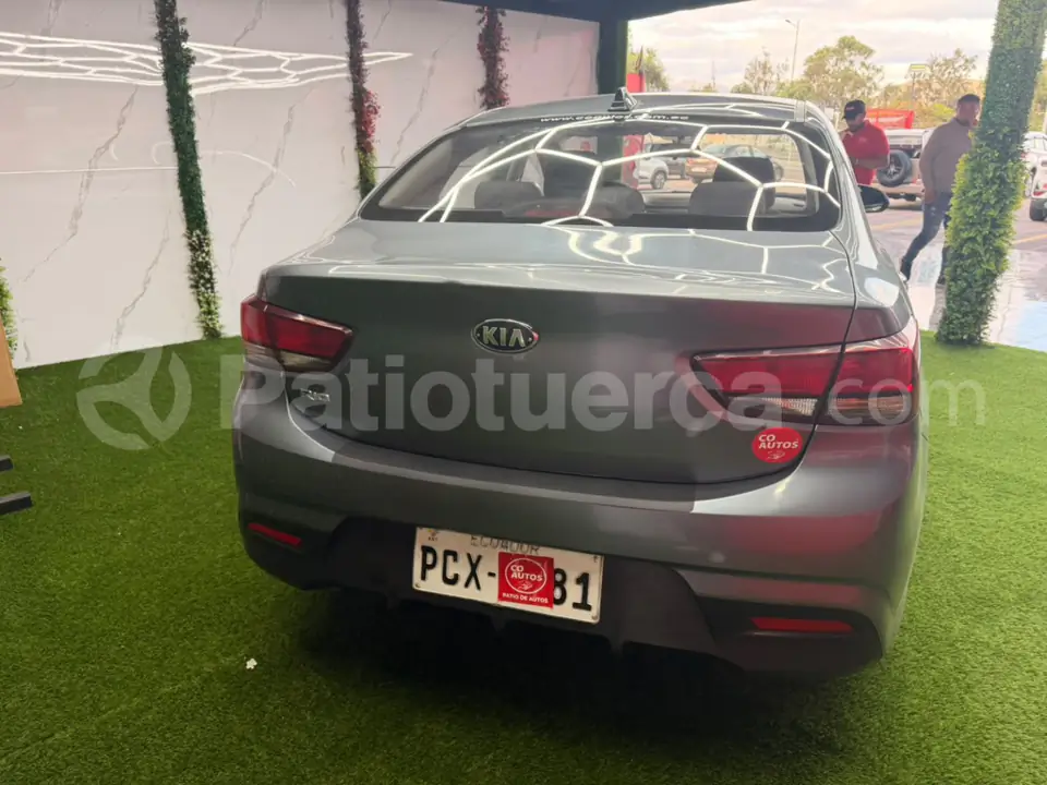 Foto 4 de Kia RIO LX