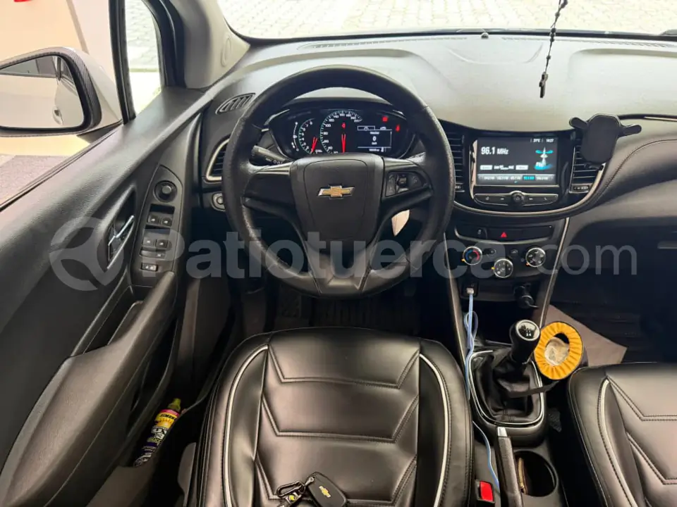 Foto 11 de Chevrolet Tracker LS