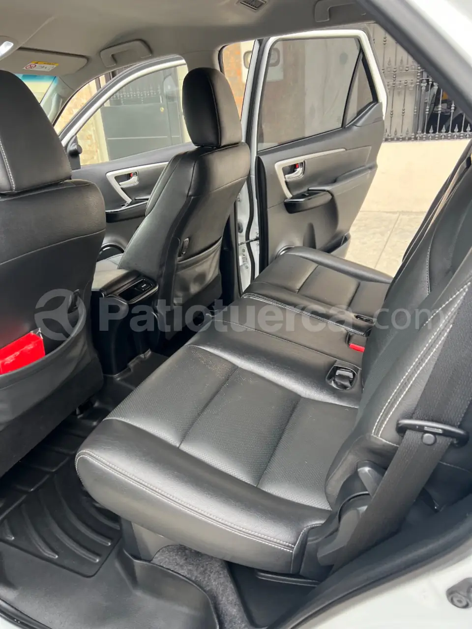 Foto 6 de Toyota Fortuner 2.7