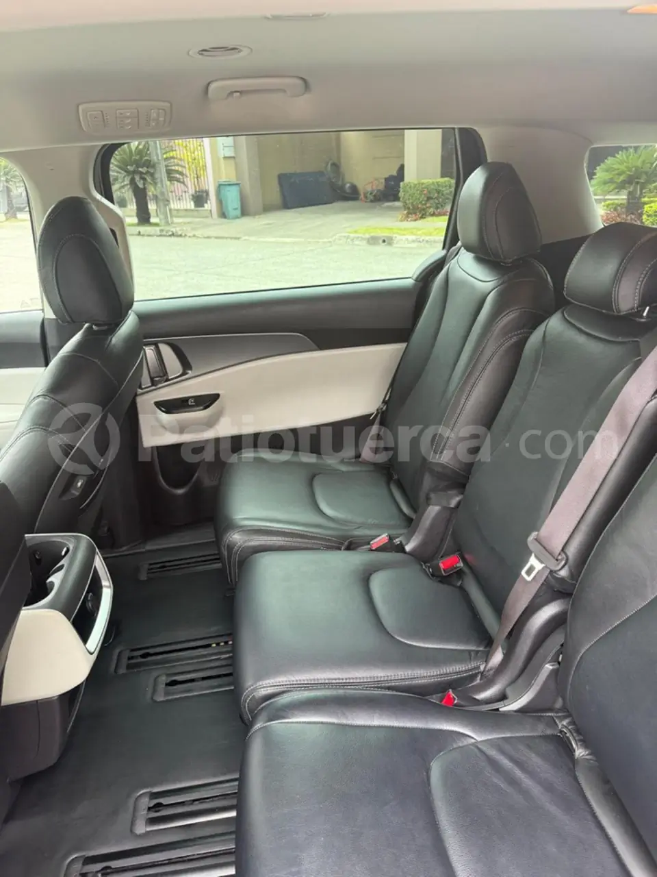 Foto 11 de Kia Carnival