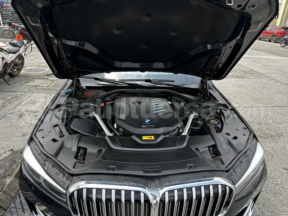 Foto 11 de BMW 745 i