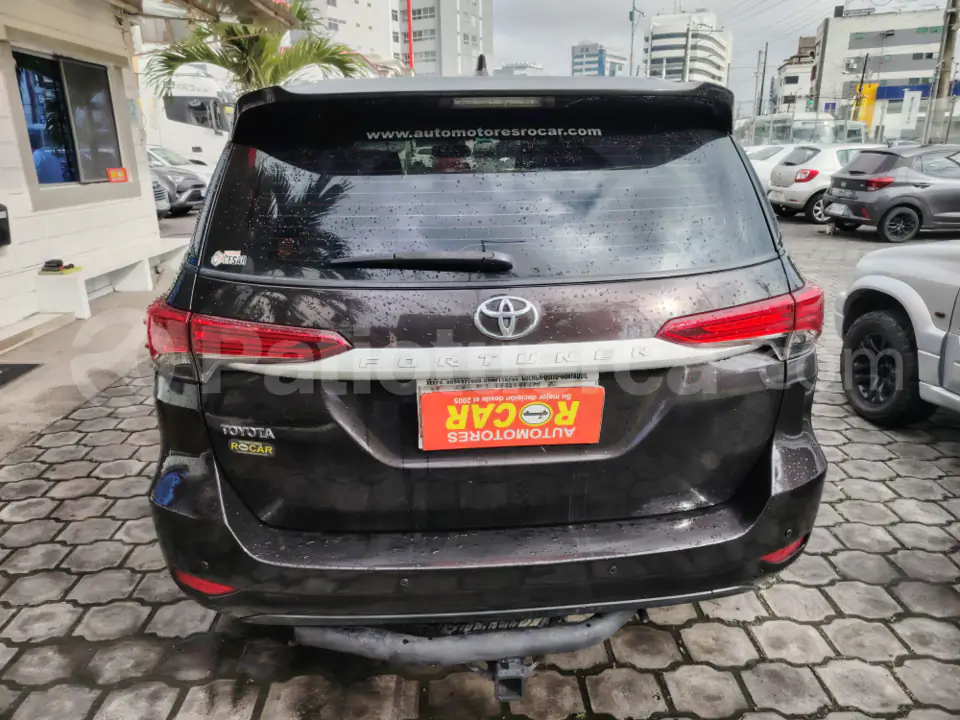Foto 4 de Toyota Fortuner 2.7