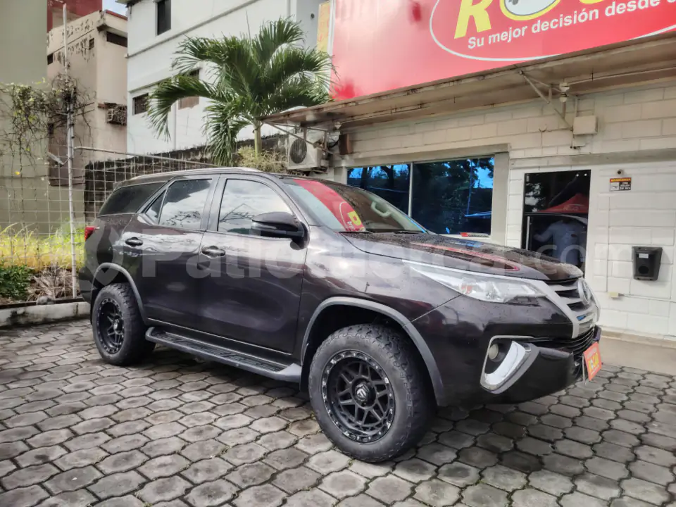 Foto 2 de Toyota Fortuner 2.7