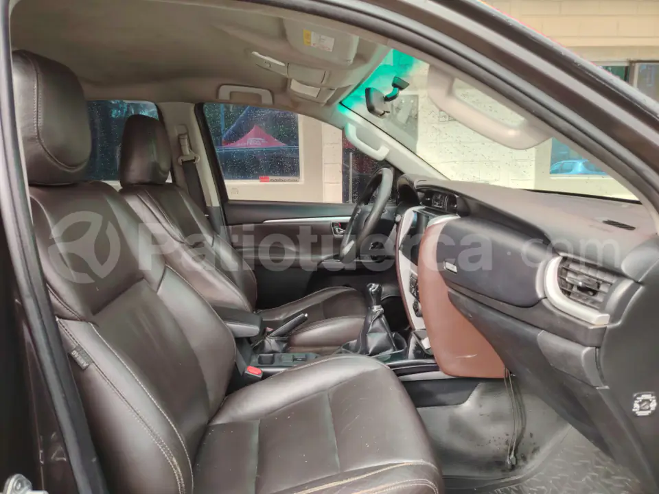 Foto 8 de Toyota Fortuner 2.7