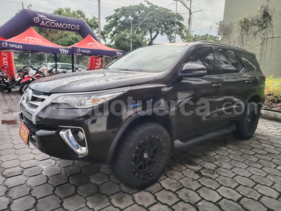 Foto 3 de Toyota Fortuner 2.7