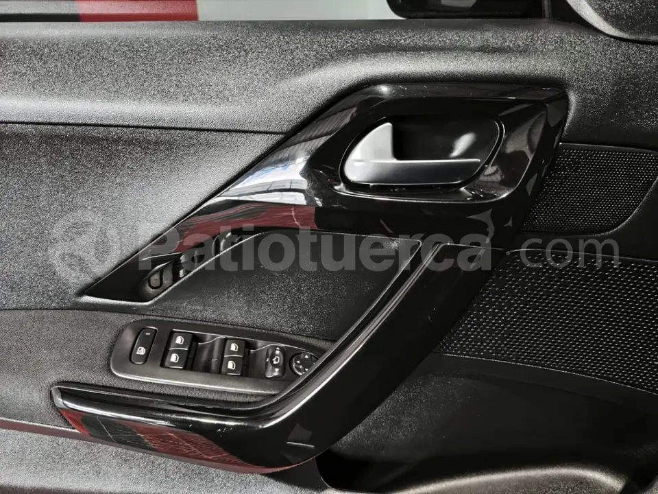 Foto 27 de Peugeot 208