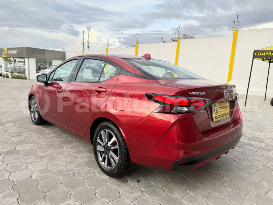 Foto 6 de Nissan VERSA ADVANCE