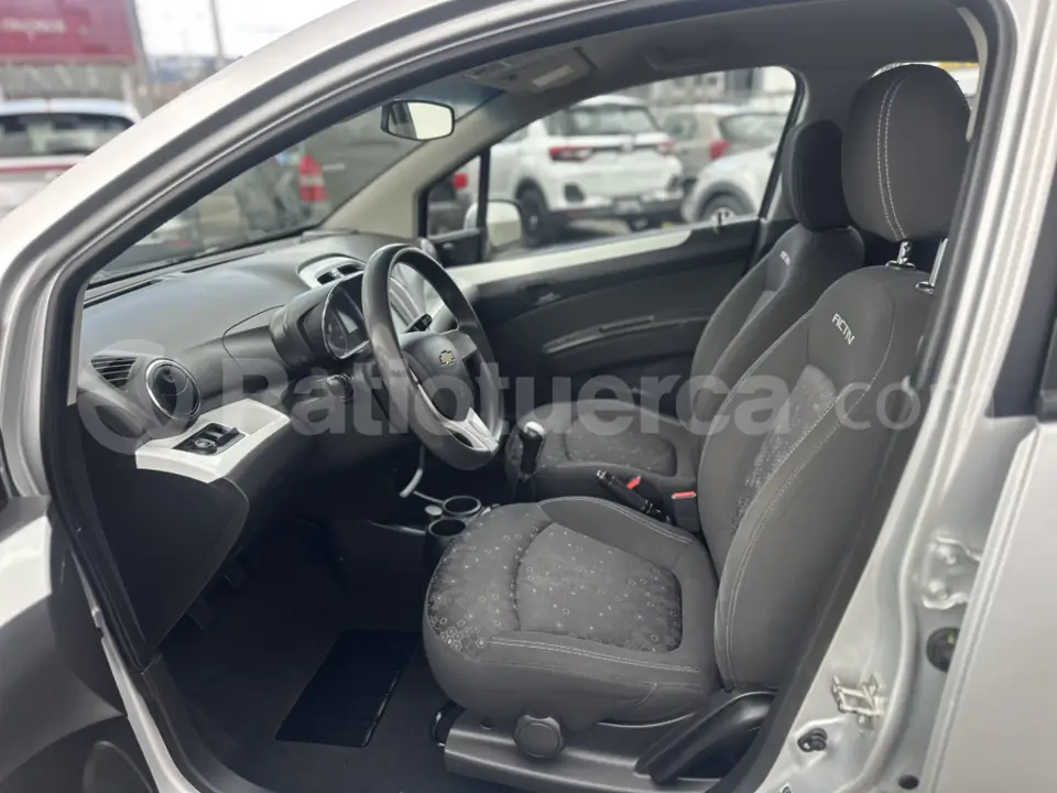 Foto 8 de Chevrolet Spark GT FULL
