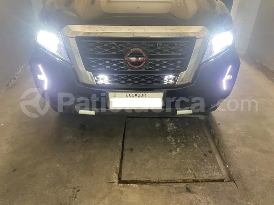 Foto 2 de Nissan Frontier SE