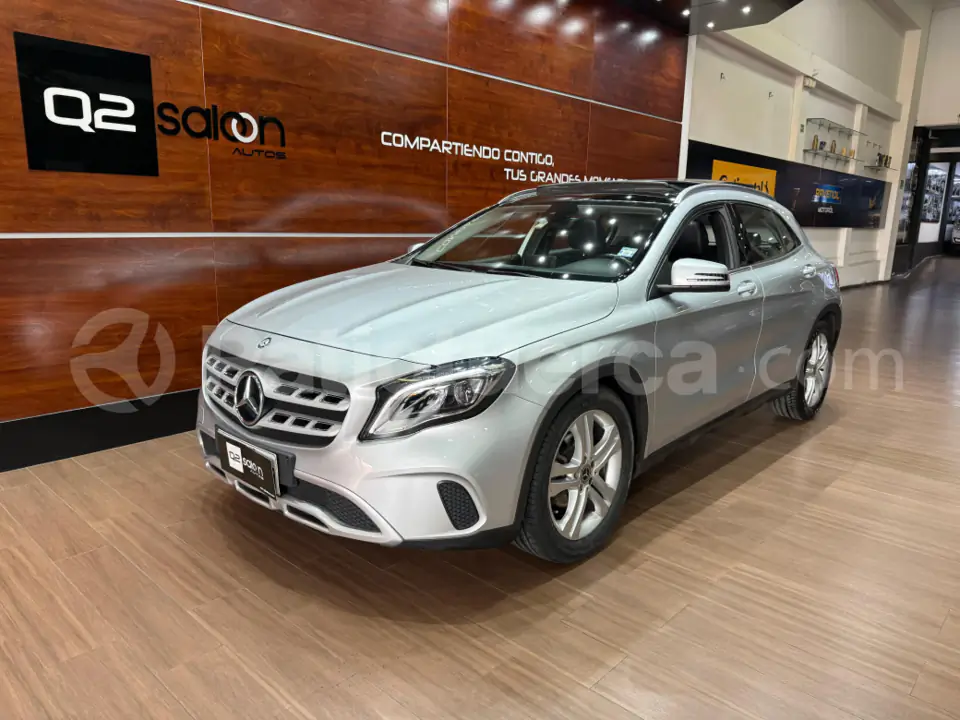 Foto 1 de Mercedes Benz GLA 180
