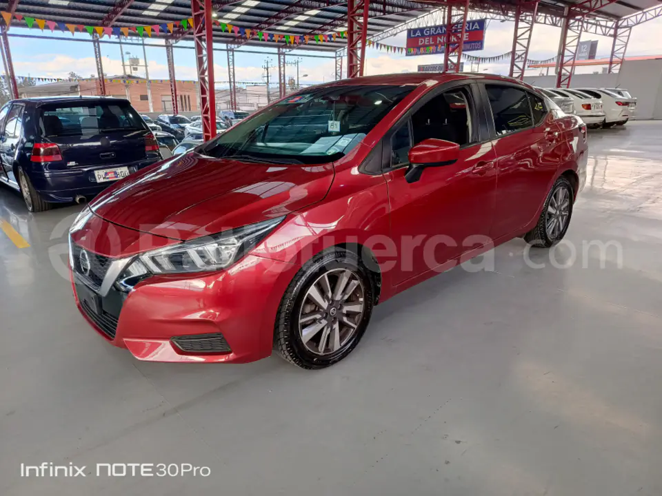 Foto 3 de Nissan Versa