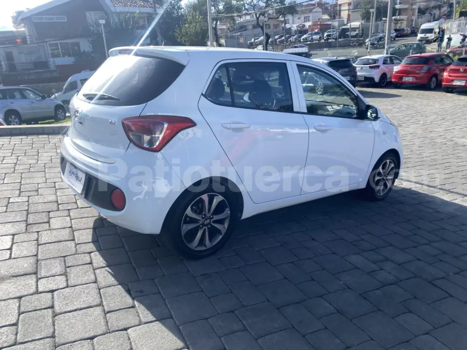 Foto 2 de Hyundai GRAN I10