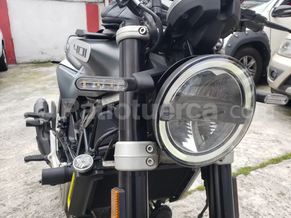 Foto 7 de Husqvarna Svartpilen 401