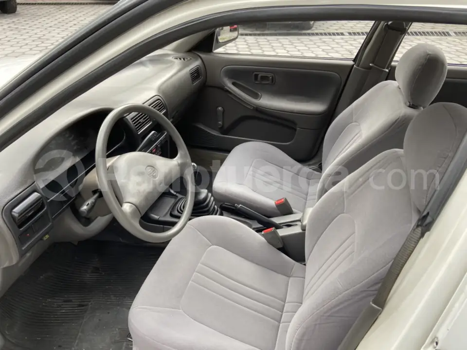 Foto 13 de Nissan Sentra B13