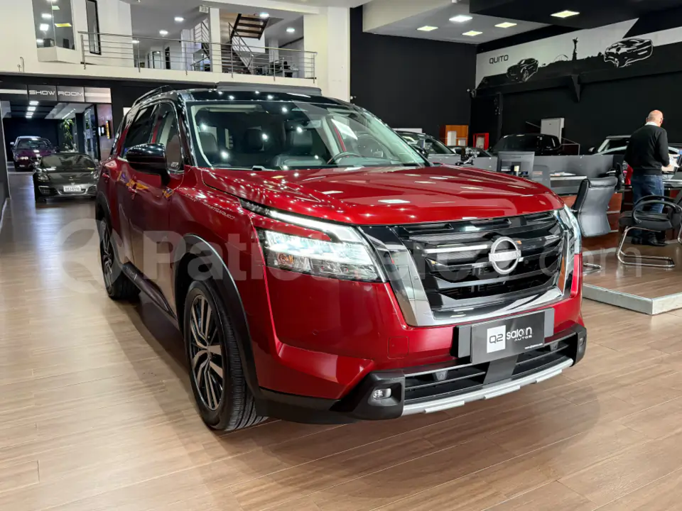 Foto 2 de Nissan Pathfinder Exclusive