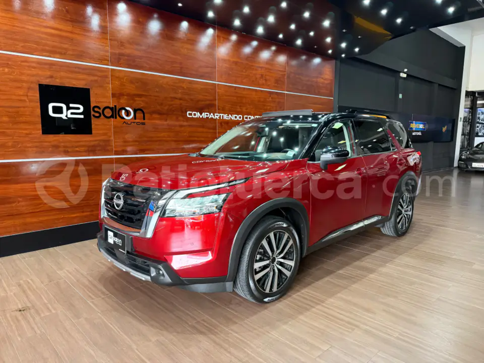 Foto 3 de Nissan Pathfinder Exclusive