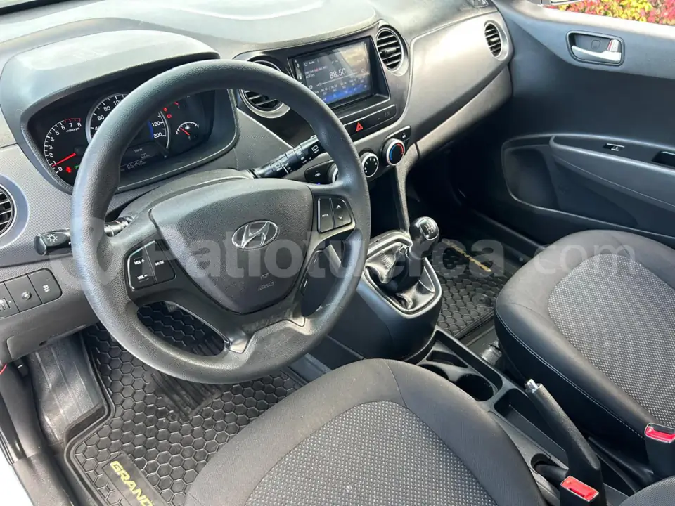Foto 6 de Hyundai Grand I10 HB