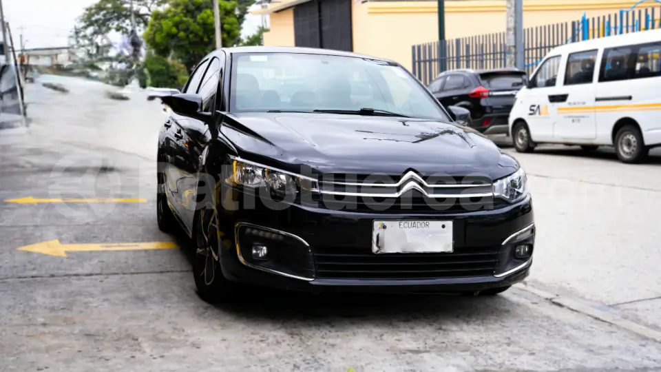 Foto 1 de Citroen C-ELYSEE