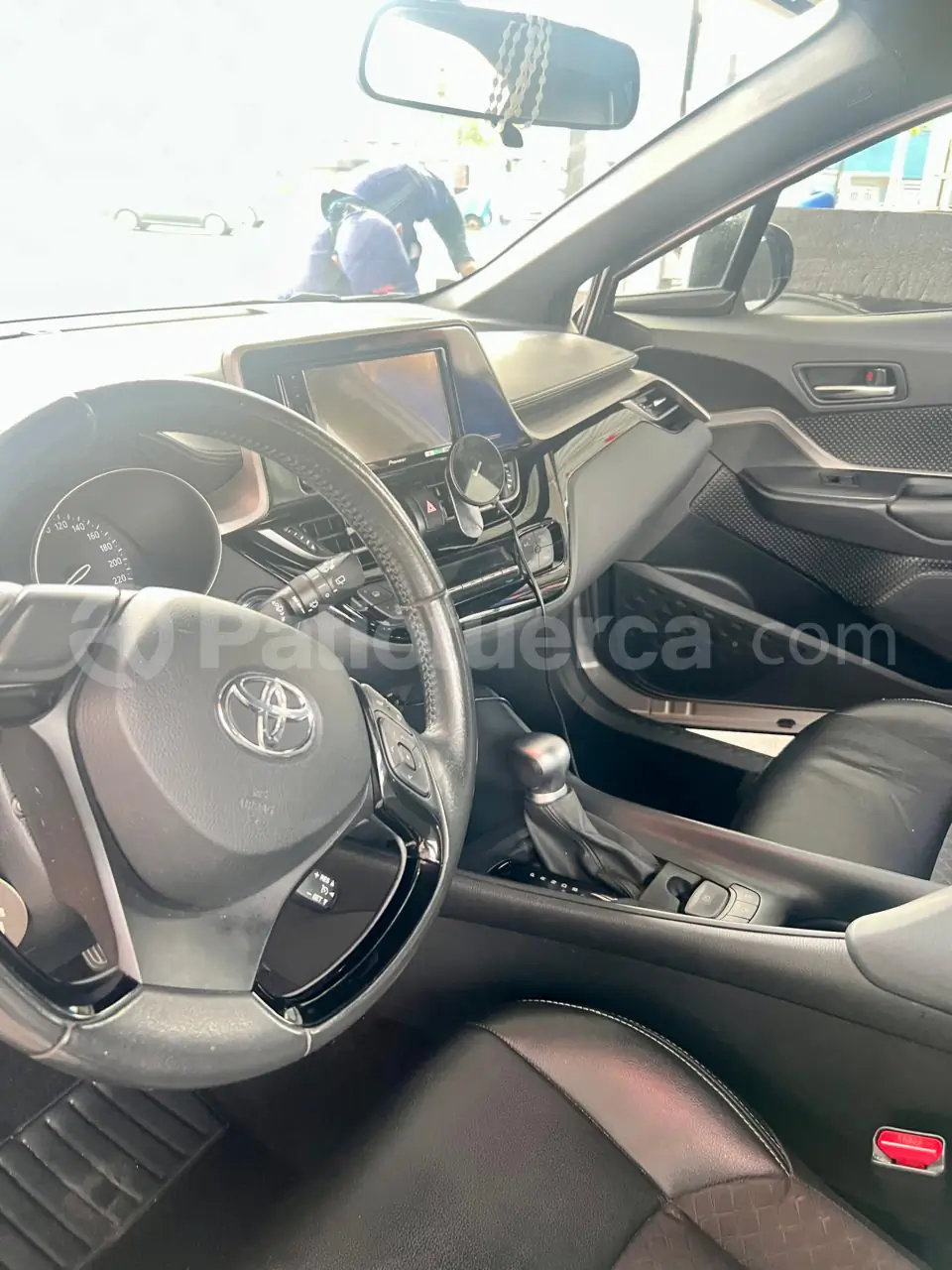 Foto 10 de Toyota C-HR