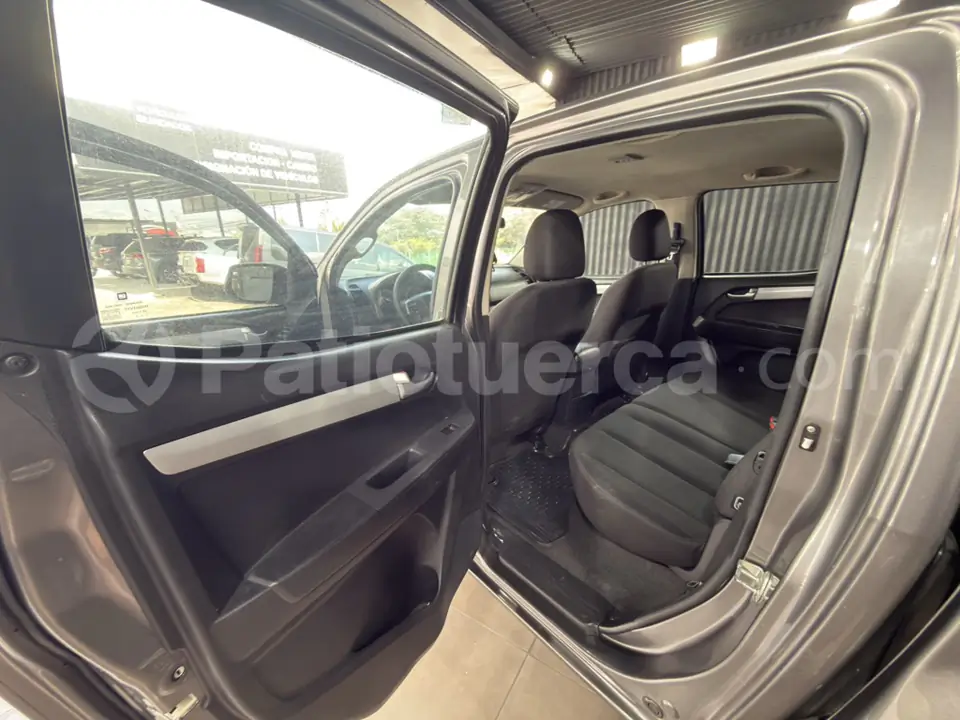 Foto 9 de Chevrolet D-MAX CRDI AC 3.0 CD 4X4 TM DIESEL
