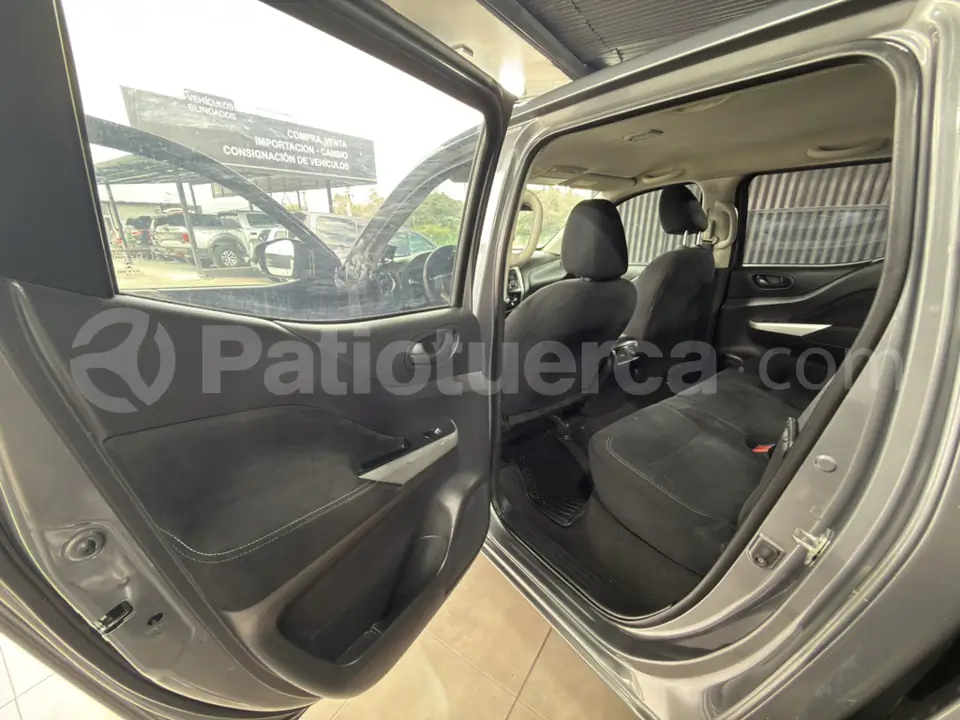 Foto 11 de Nissan Frontier SE