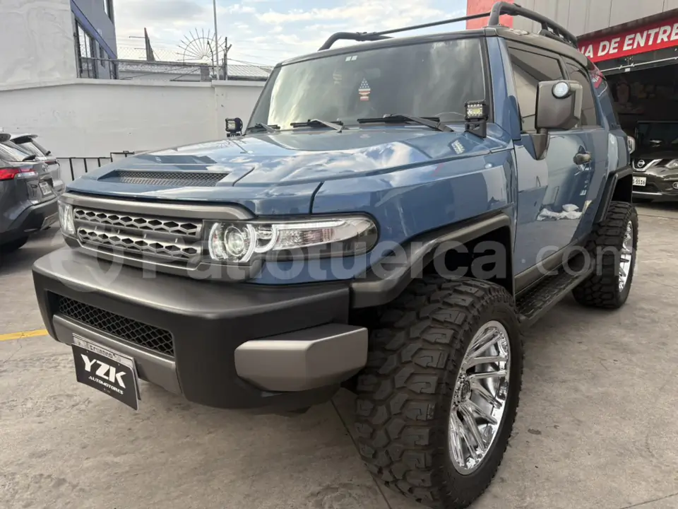 Foto 1 de Toyota FJ Cruiser