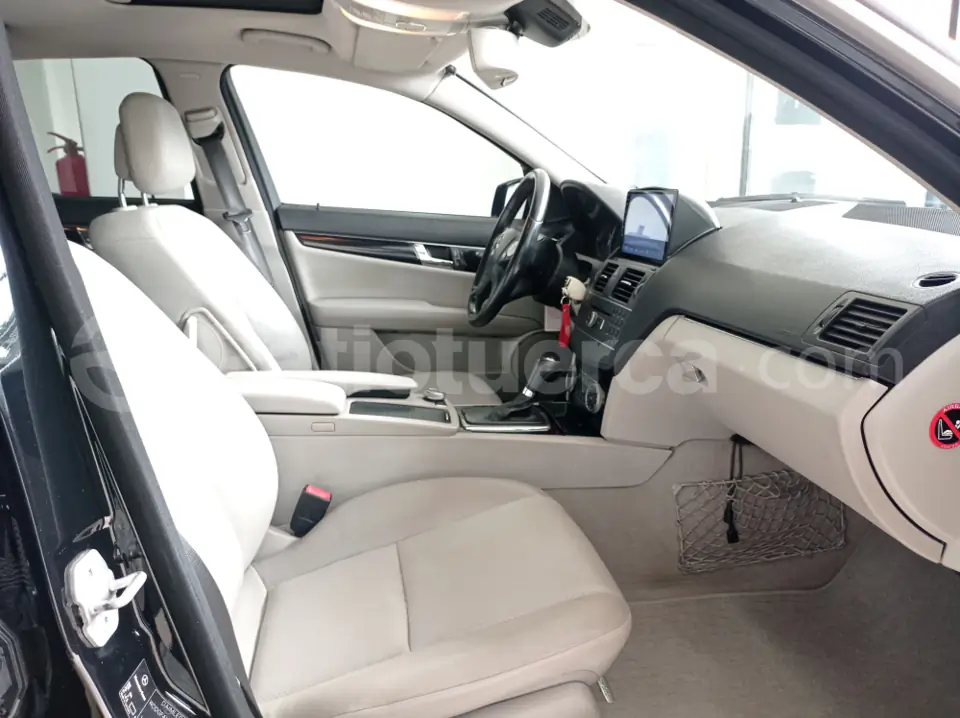 Foto 8 de Mercedes Benz C180 CGI