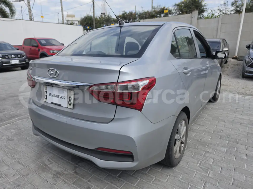 Foto 5 de Hyundai GRAND I10 GLS