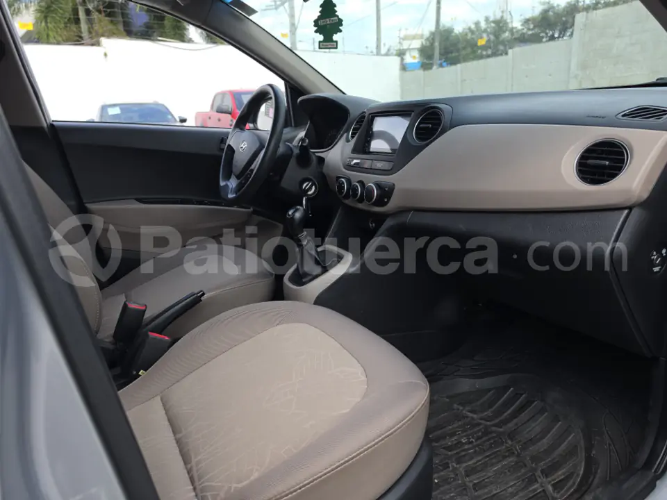 Foto 13 de Hyundai GRAND I10 GLS