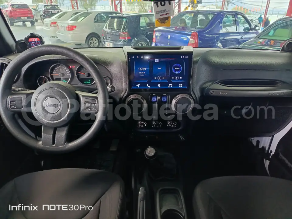 Foto 9 de Jeep Wrangler Sport