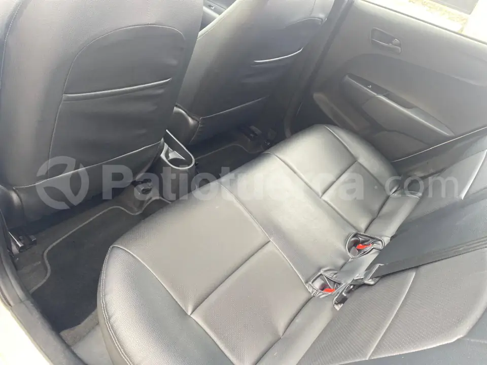 Foto 8 de Kia PICANTO LX