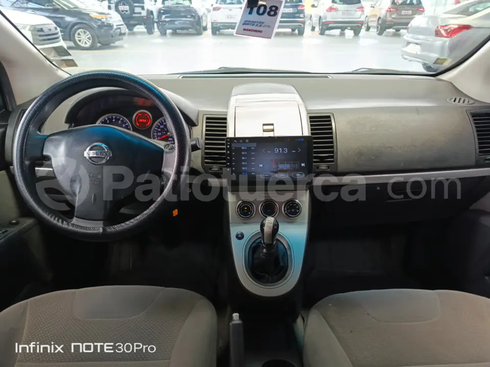 Foto 10 de Nissan Sentra 2.0 MT