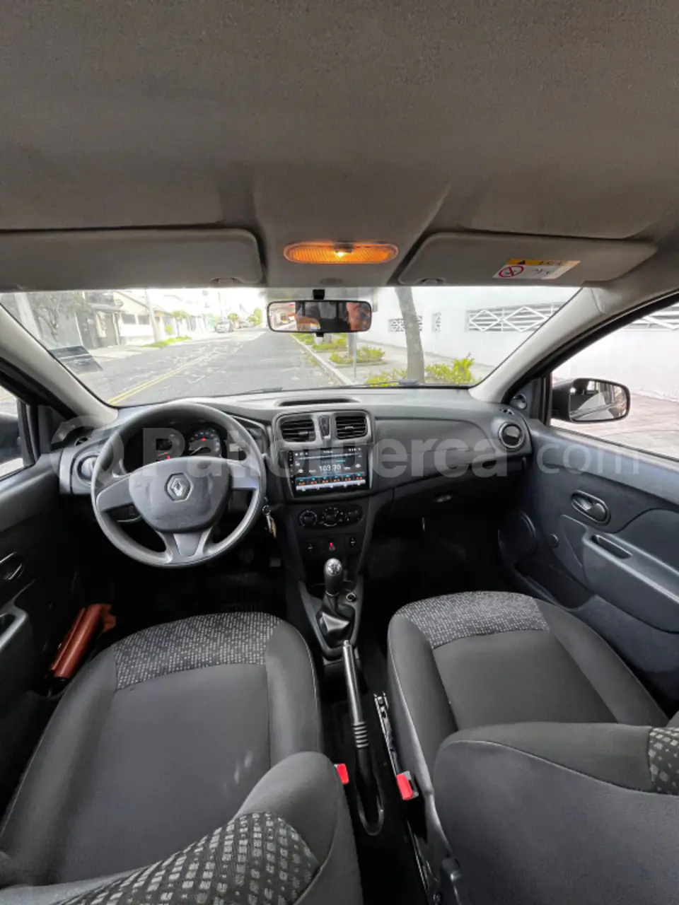 Foto 3 de Renault Logan