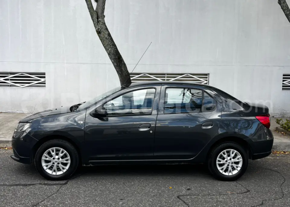 Foto 10 de Renault Logan