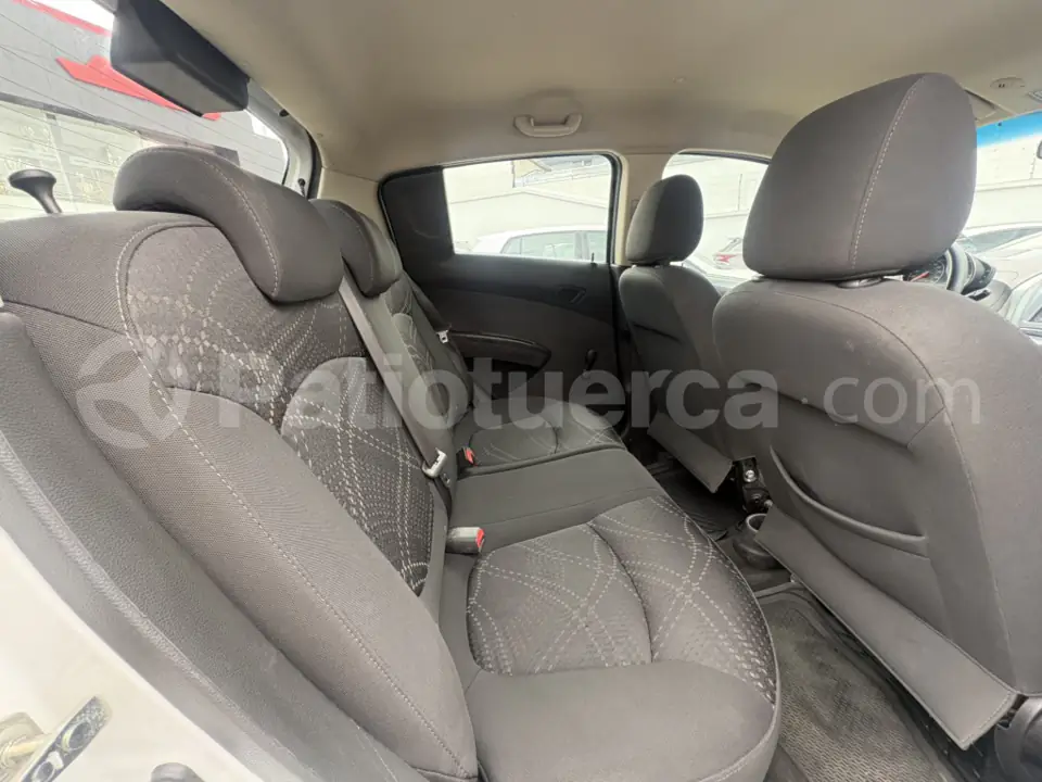 Foto 3 de Chevrolet Spark GT