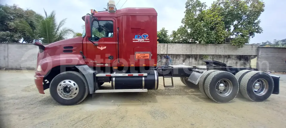 Foto 1 de Mack CX 613