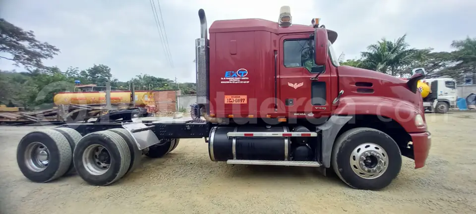 Foto 2 de Mack CX 613