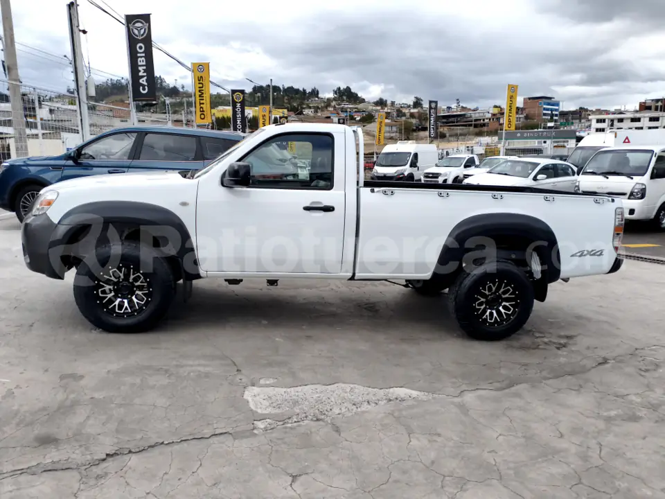 Foto 3 de Mazda BT-50 CS 2.6