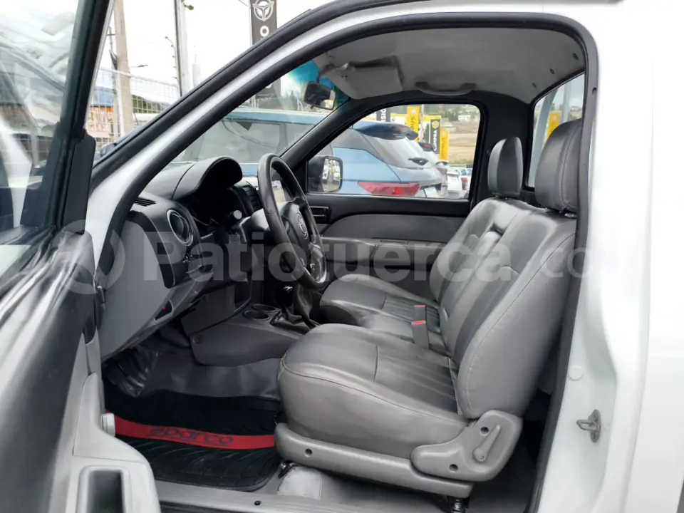 Foto 11 de Mazda BT-50 CS 2.6