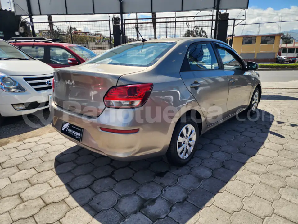Foto 5 de Kia SOLUTO XCITE