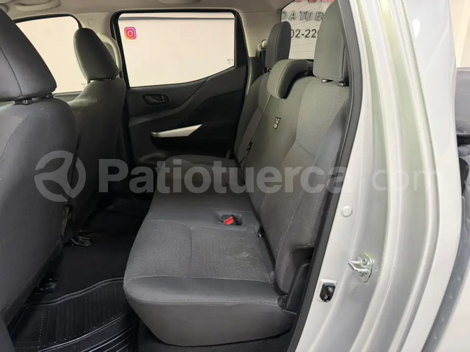 Foto 14 de Nissan FRONTIER S