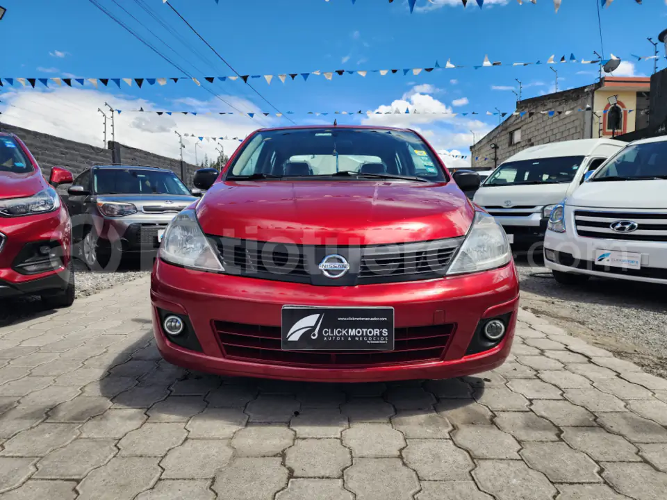 Foto 2 de Nissan Tiida