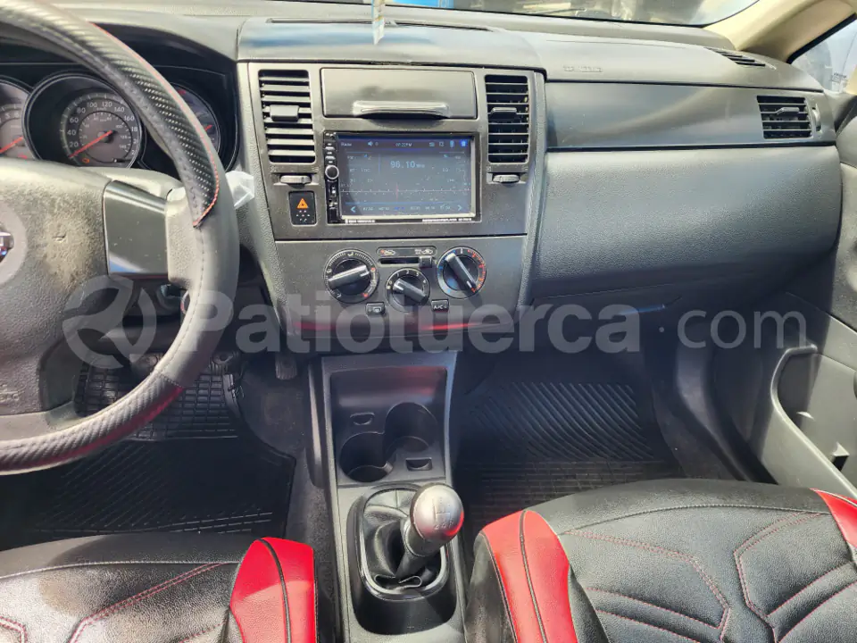 Foto 15 de Nissan Tiida