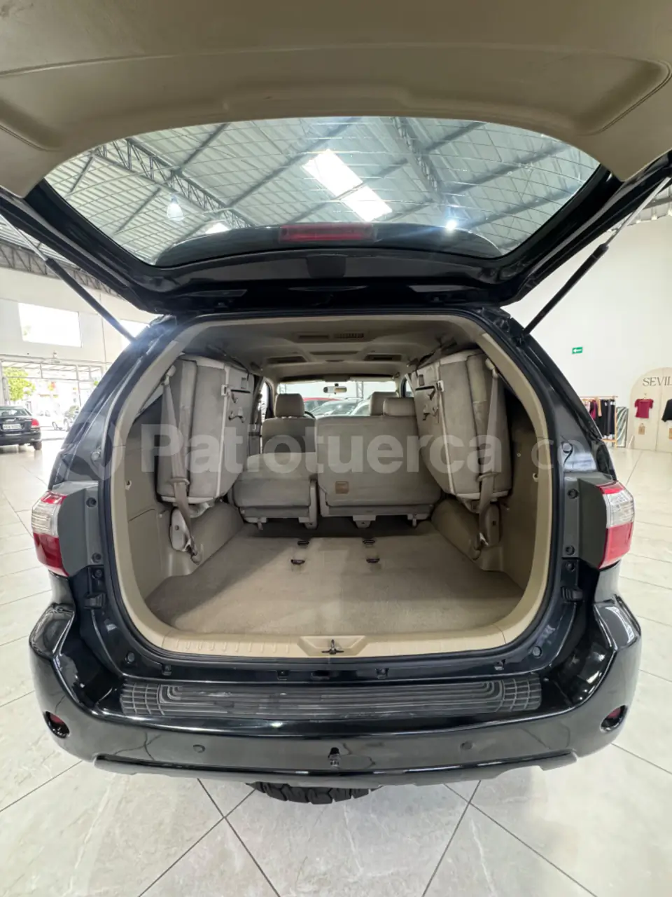 Foto 7 de Toyota Fortuner 2.7