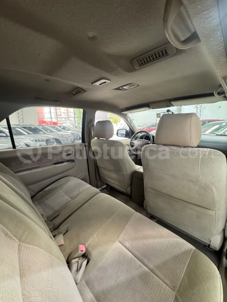 Foto 5 de Toyota Fortuner 2.7