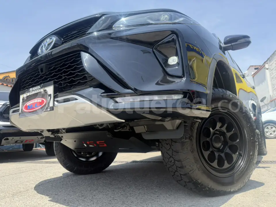 Foto 3 de Toyota Fortuner 4.0