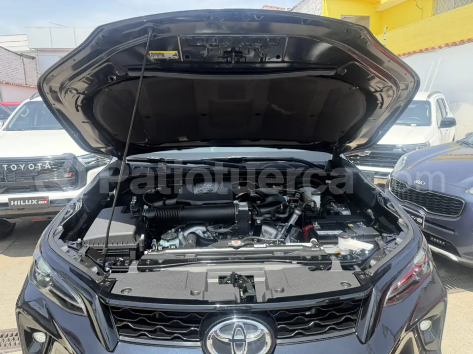 Foto 21 de Toyota Fortuner 4.0