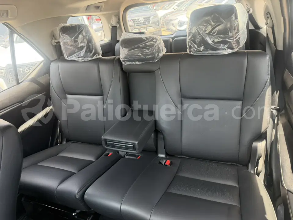 Foto 26 de Toyota Fortuner 4.0